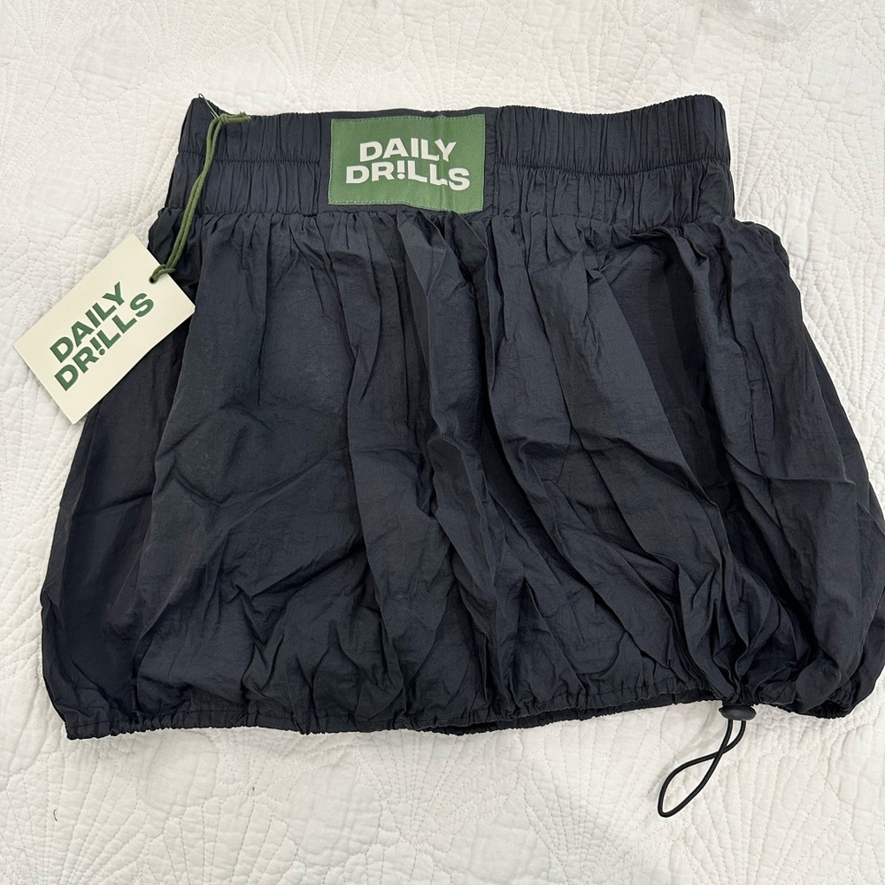 DAILY DRILLS BUBBLE SKIRT NWT